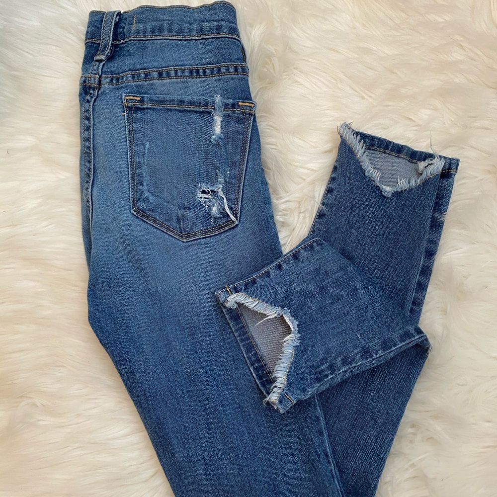 Mid-Waisted Cropped Ripped Jeans - Picture 2 of 4